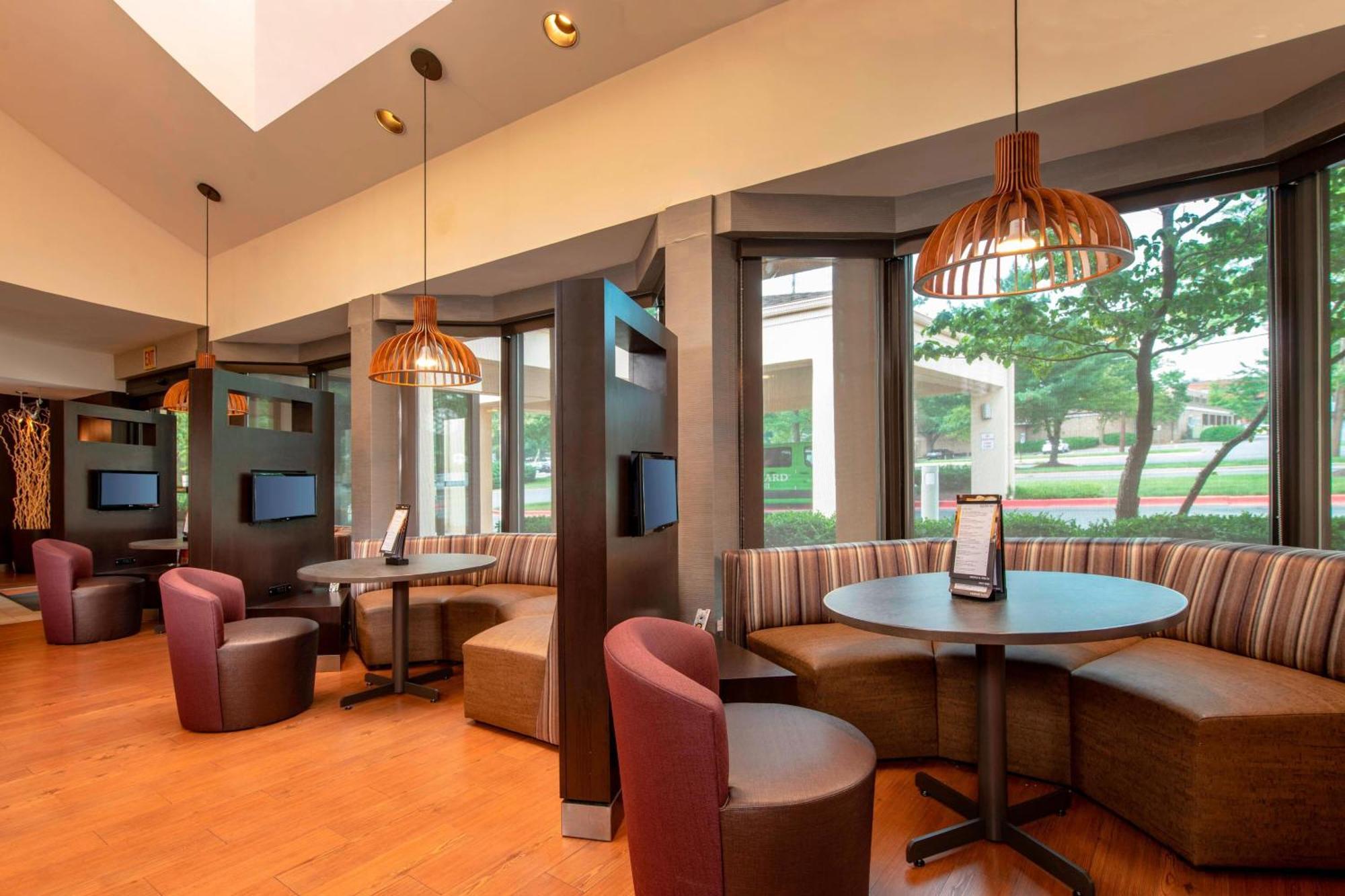 Courtyard By Marriott Роквилл Экстерьер фото